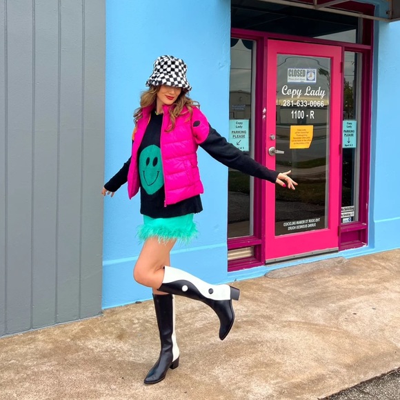 Bright Pink Puffer Vest - Picture 3 of 4